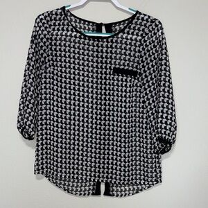 Black and White Abstract Pattern Top